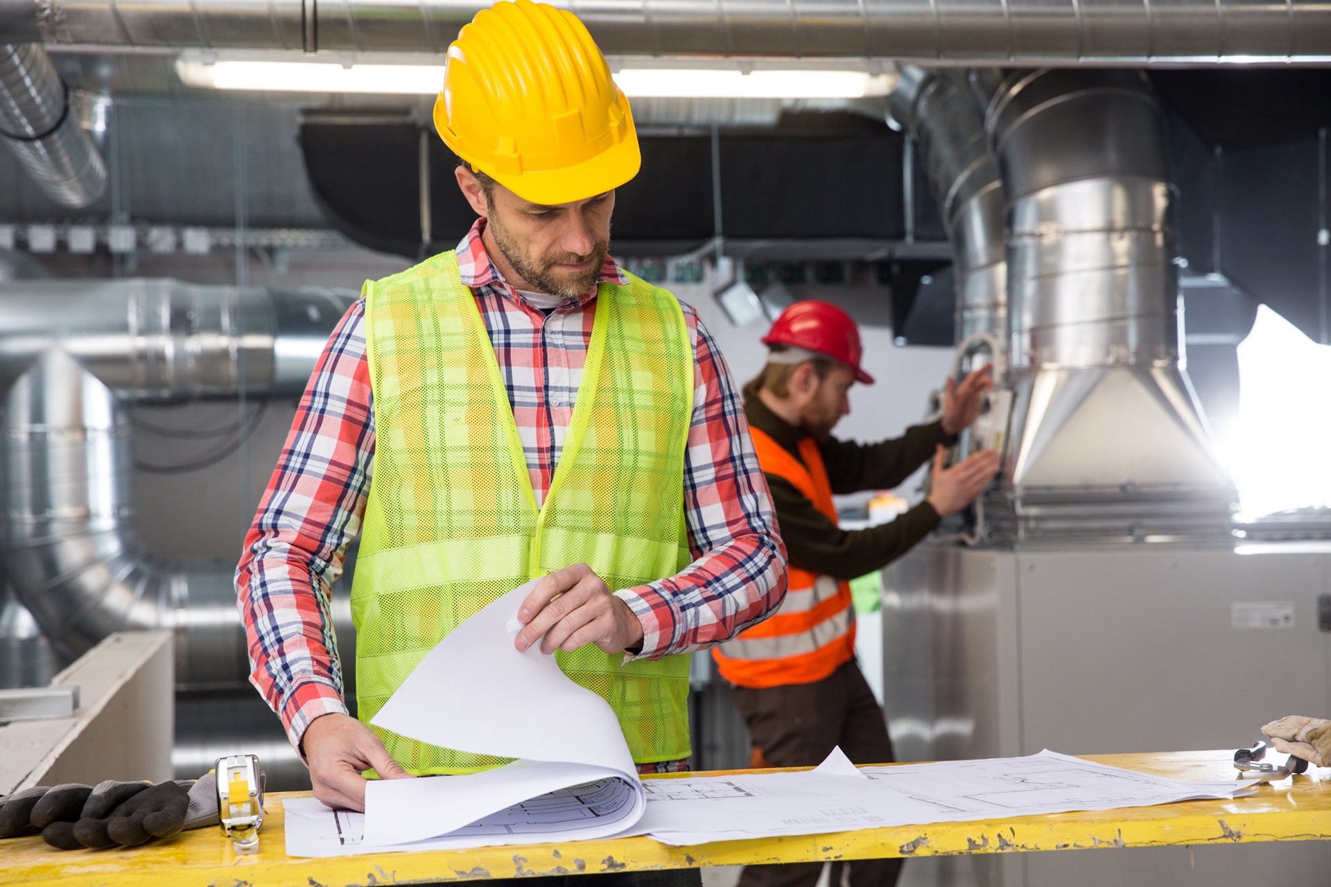 construction hvac installation workers